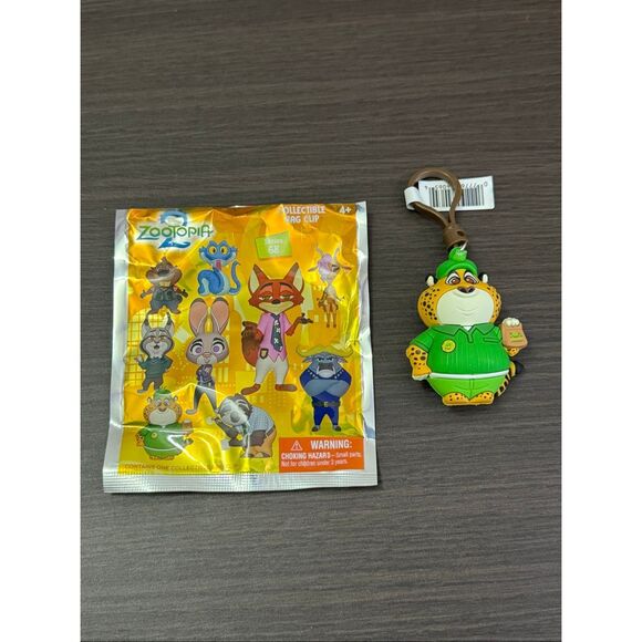 Disney Zootopia 2 Figural Bag Clip Keychain - Clawhauser - Picture 1 of 2